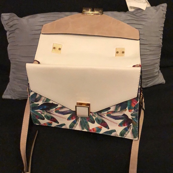 Purse - Picture 4 of 7